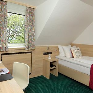 Zimmer mit Kingsize-Bett